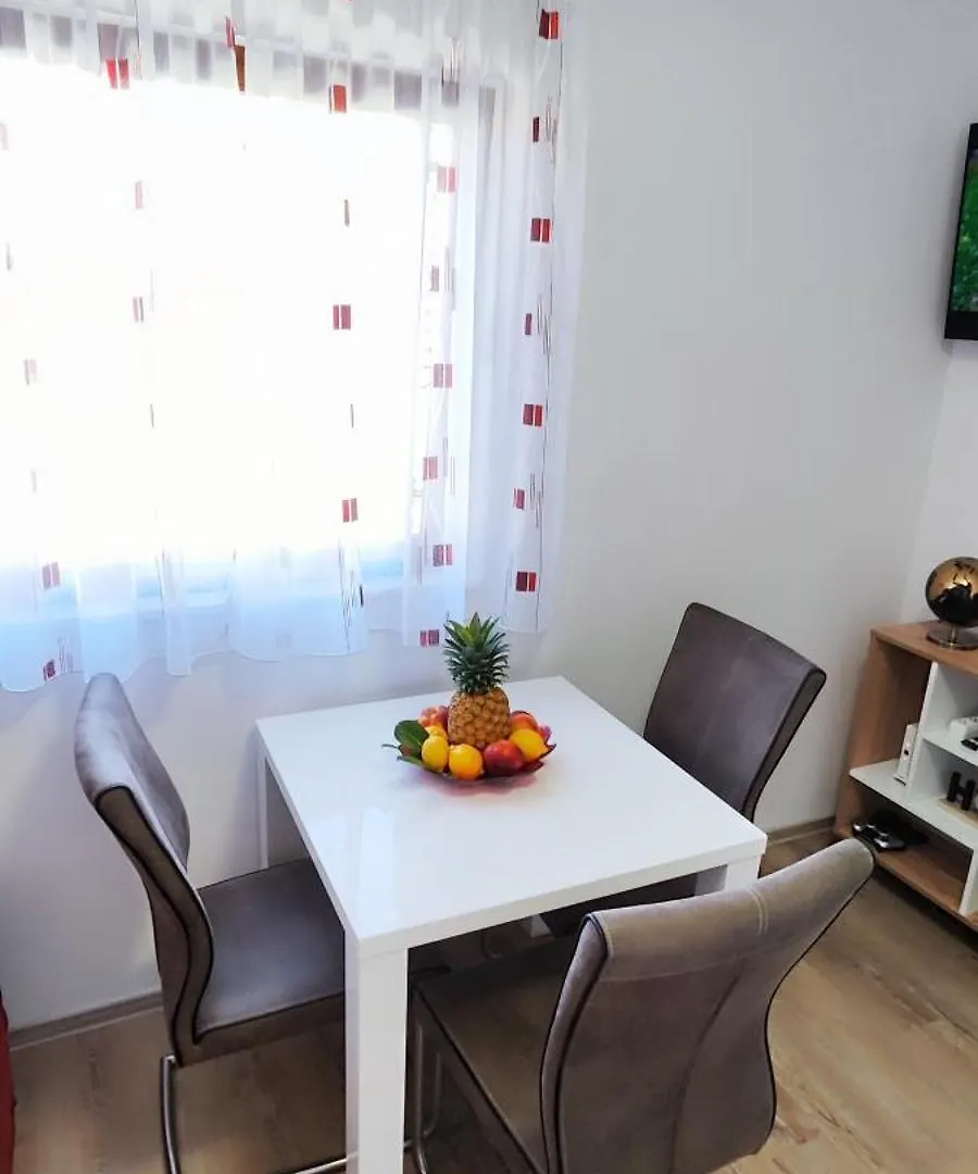 La Harmony Jacuzzi Apartments With Garden Σπλιτ