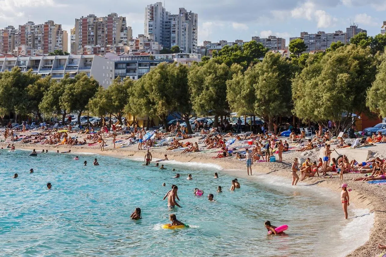 La Harmony Jacuzzi Apartments With Garden Σπλιτ
