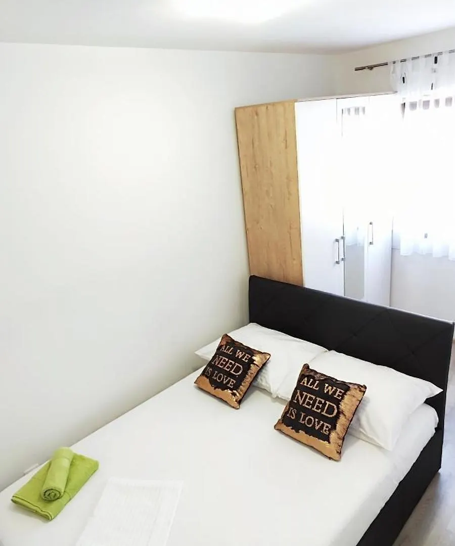 La Harmony Jacuzzi Apartments With Garden Σπλιτ