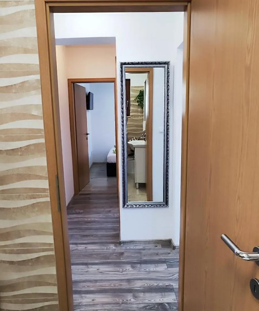 La Harmony Jacuzzi Apartments With Garden Σπλιτ