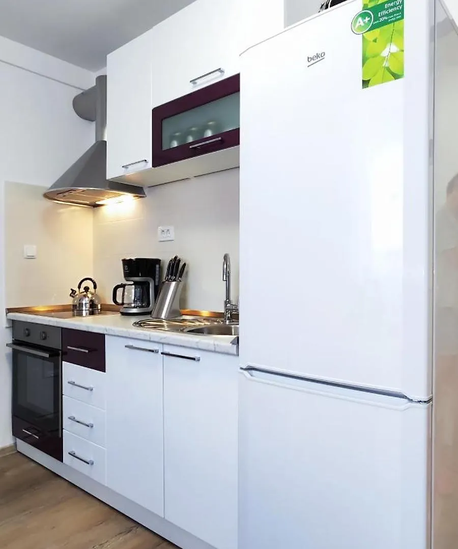 La Harmony Jacuzzi Apartments With Garden Сплит